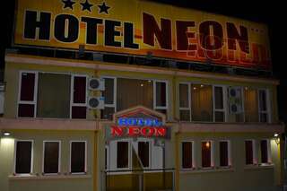 Гостевой дом Neon Guest Rooms Шумен-3